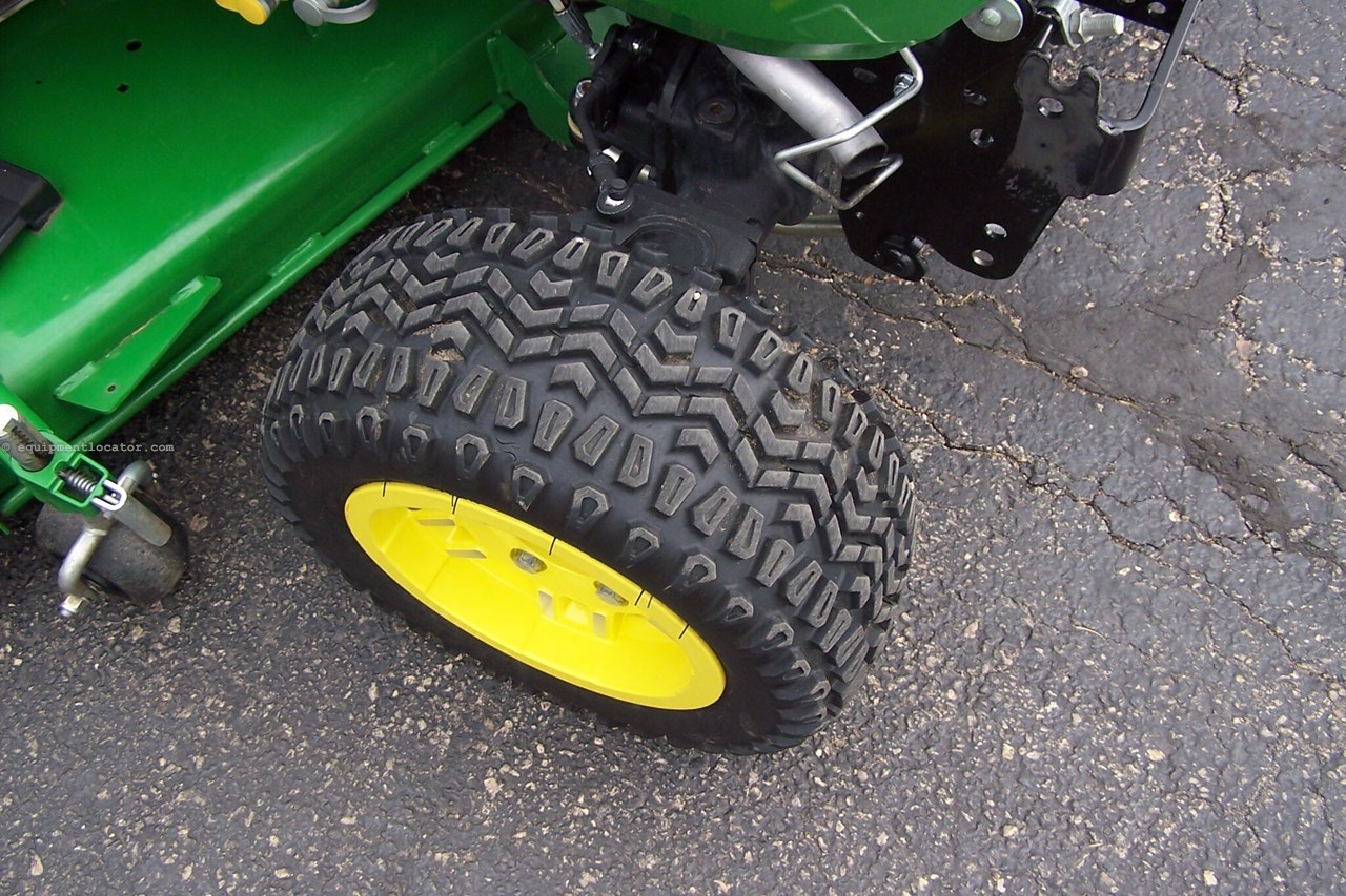 2024 John Deere X739 Image 8