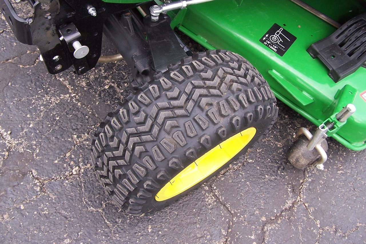 2024 John Deere X739 Image 15