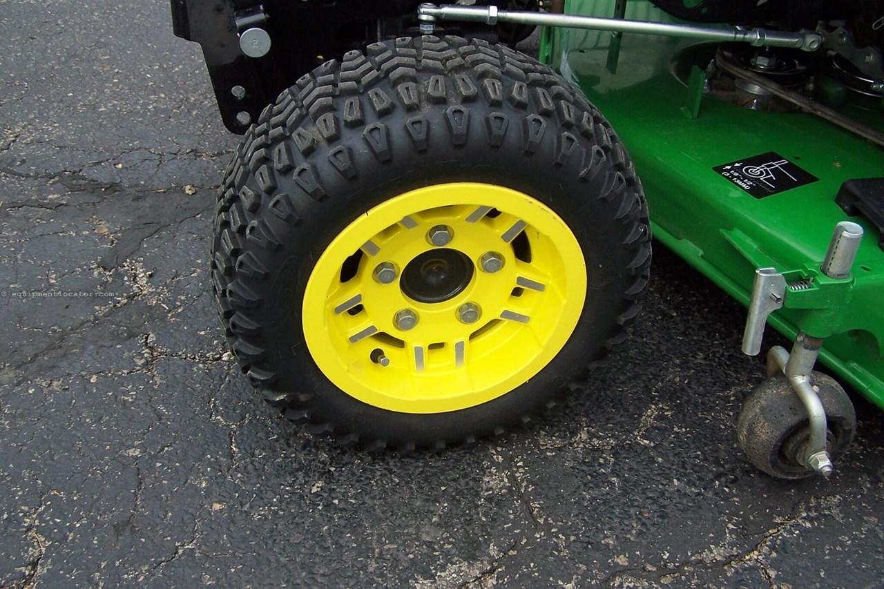 2024 John Deere X739 Image 16