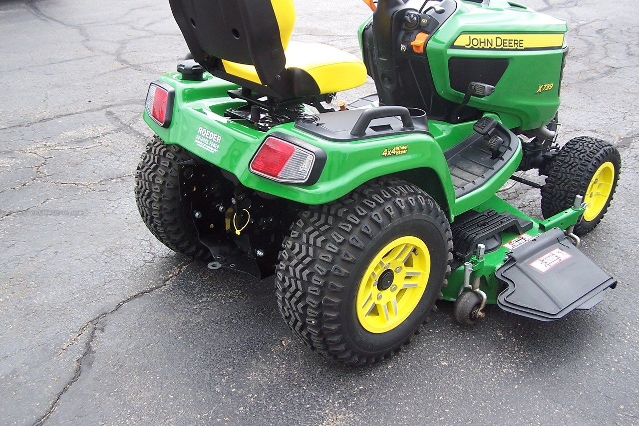 2024 John Deere X739 Image 24