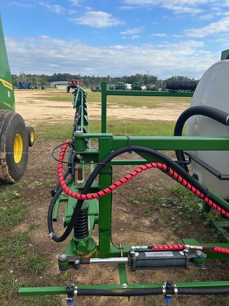 2024 LMC 300 Image 2