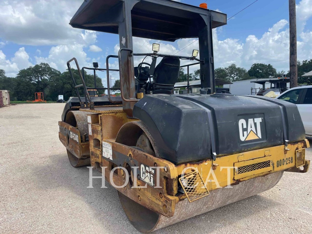 2005 Caterpillar CB634D Image 4