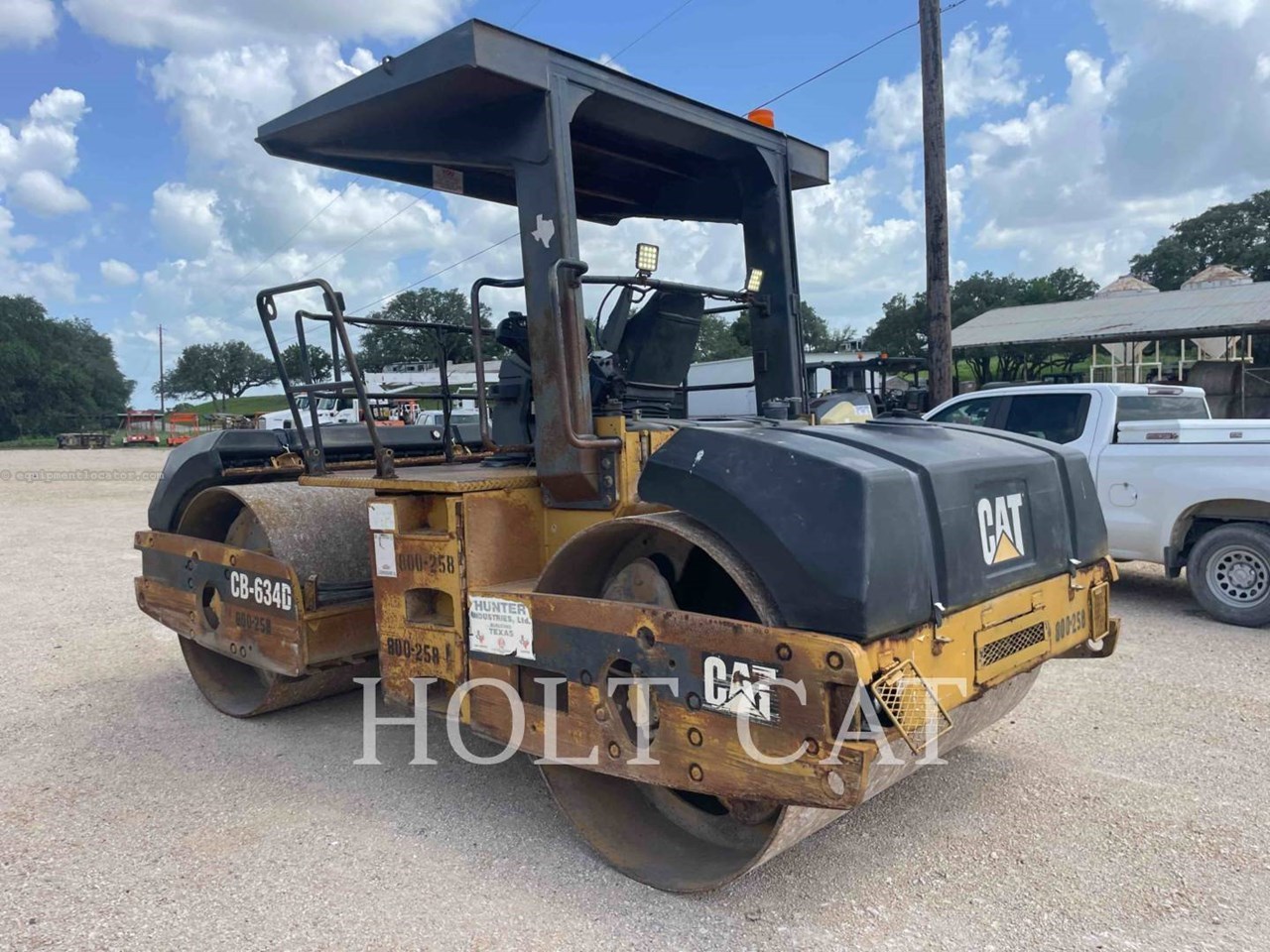 2005 Caterpillar CB634D Image 11