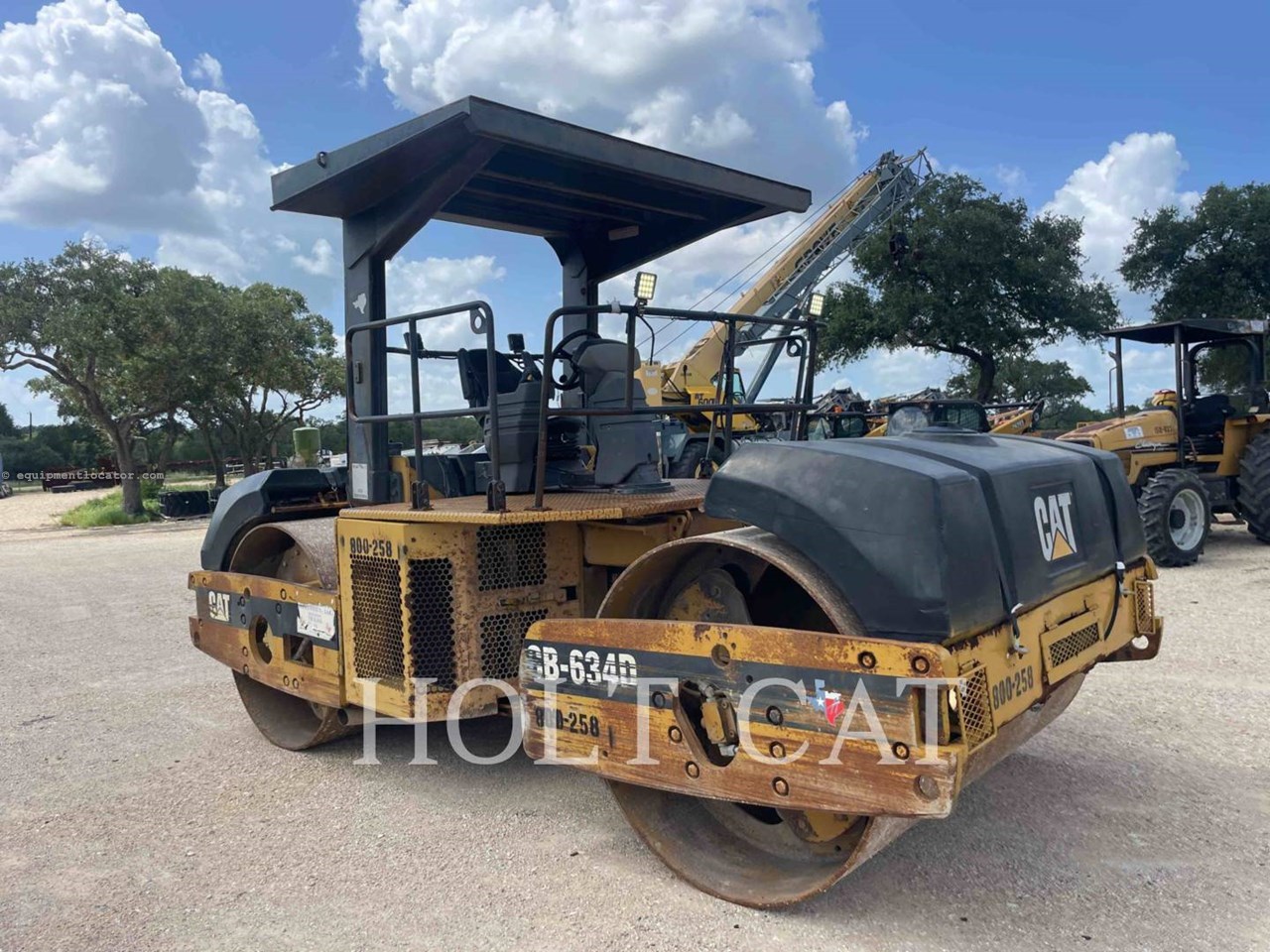 2005 Caterpillar CB634D Image 15
