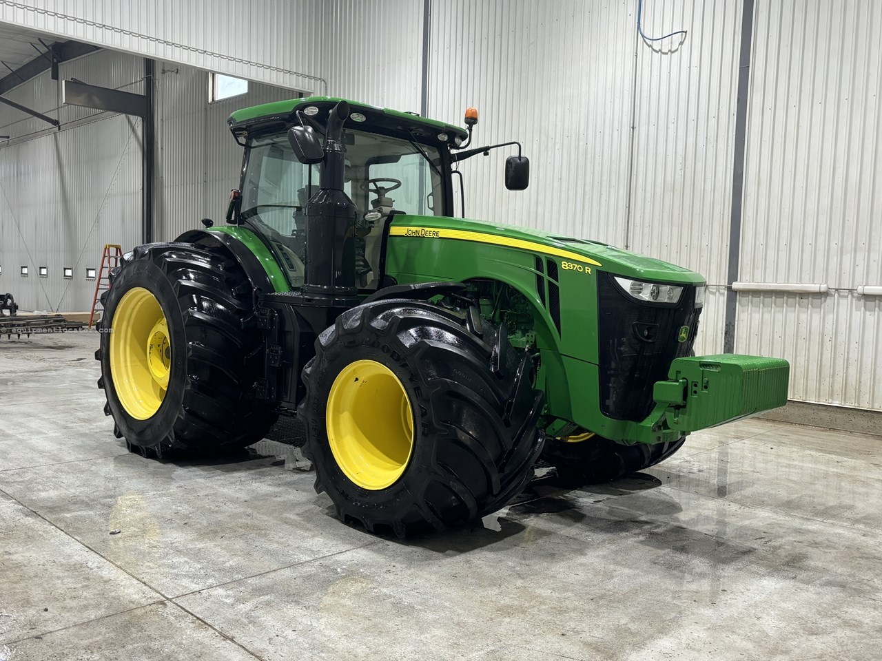 2017 John Deere 8370R Image 3