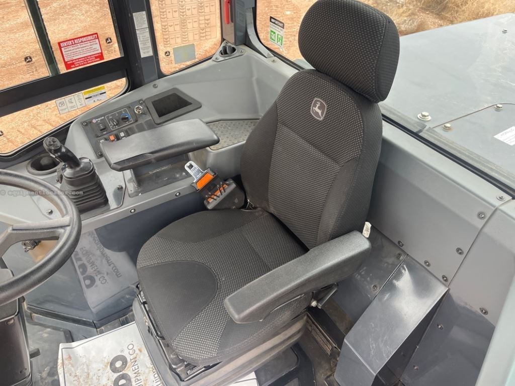 2023 John Deere 644G Image 21