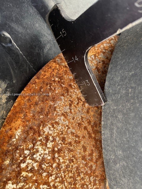 2018 Kinze 3700 Image 11