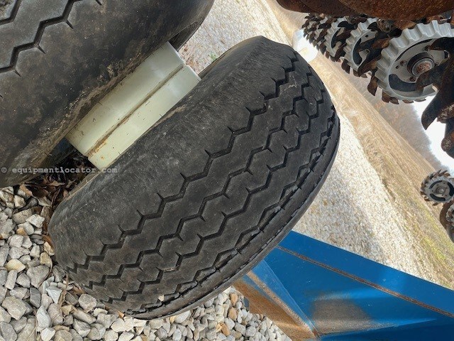 2018 Kinze 3700 Image 13