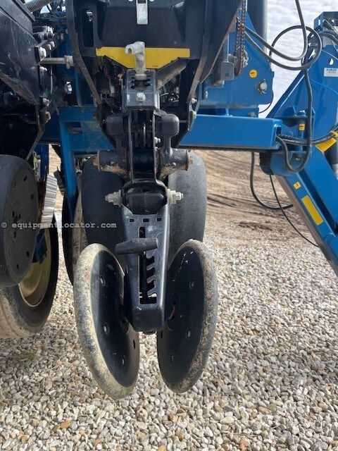 2018 Kinze 3700 Image 18