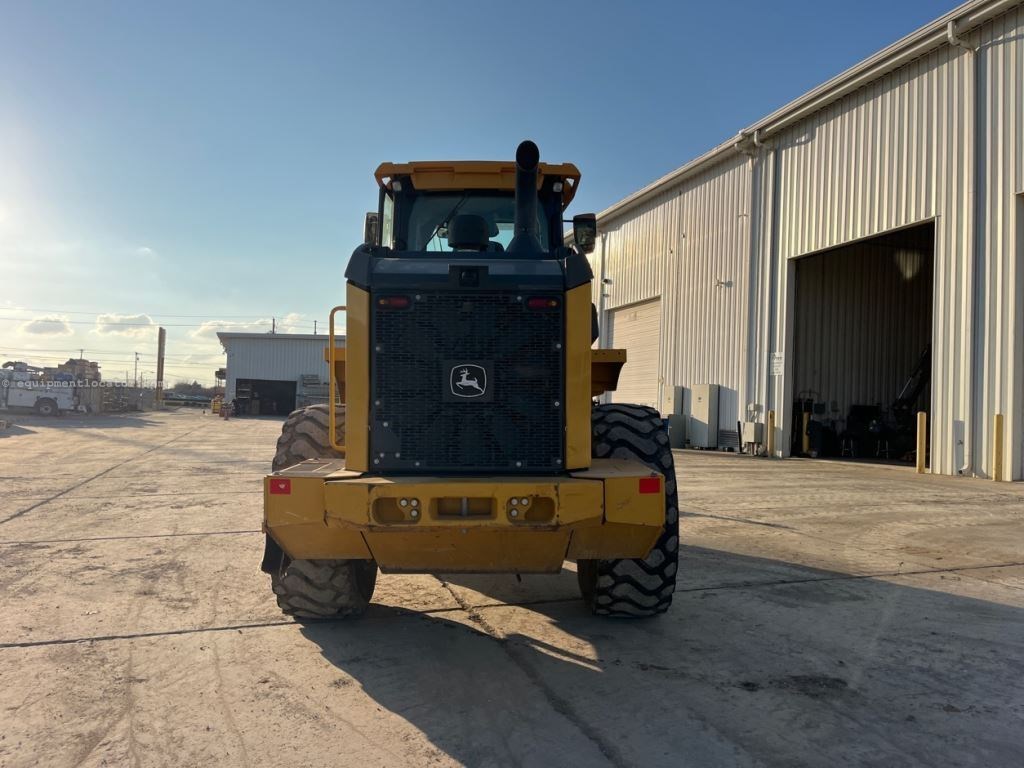 2023 John Deere 644P Image 4