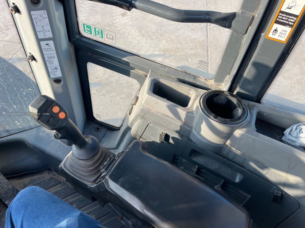 2023 John Deere 644P Image 41