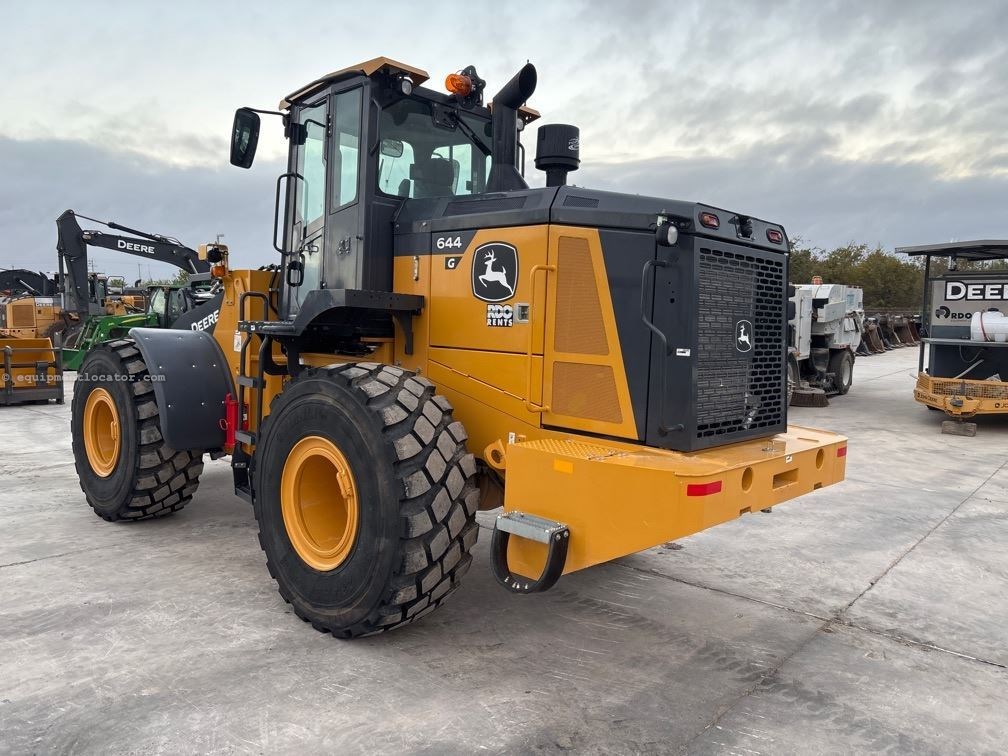 2024 John Deere 644G Image 3