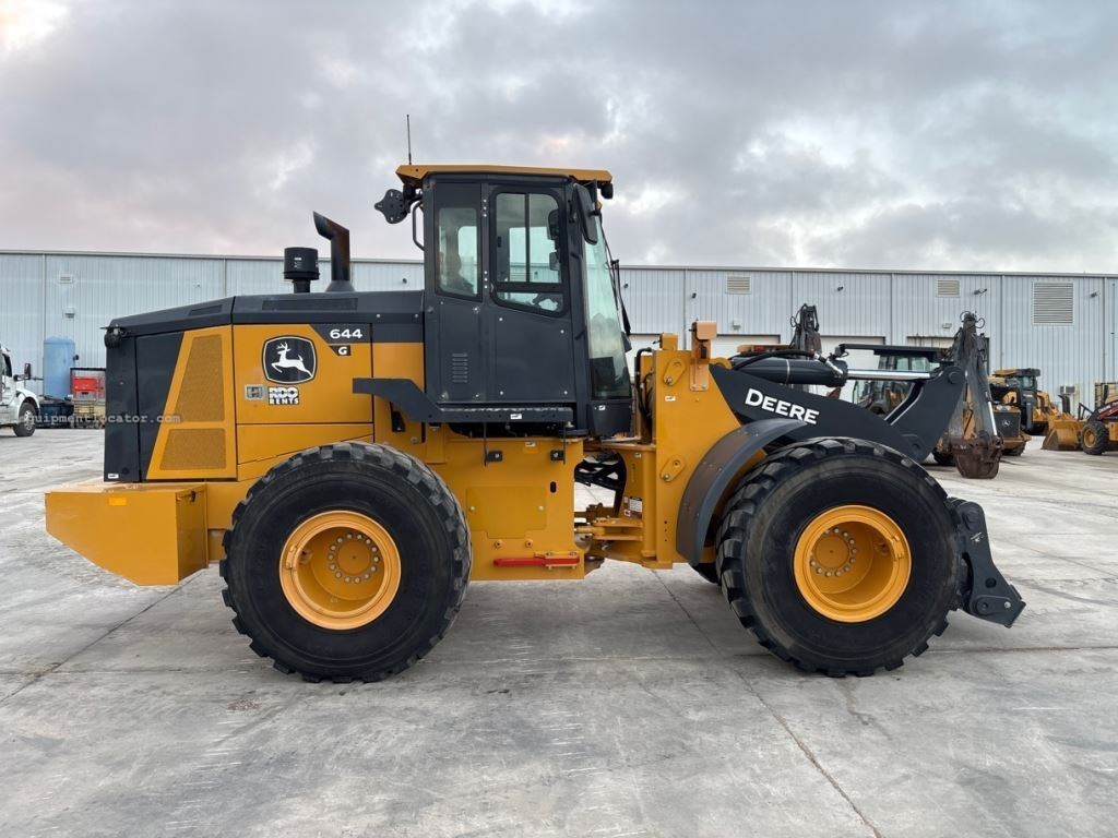 2024 John Deere 644G Image 6