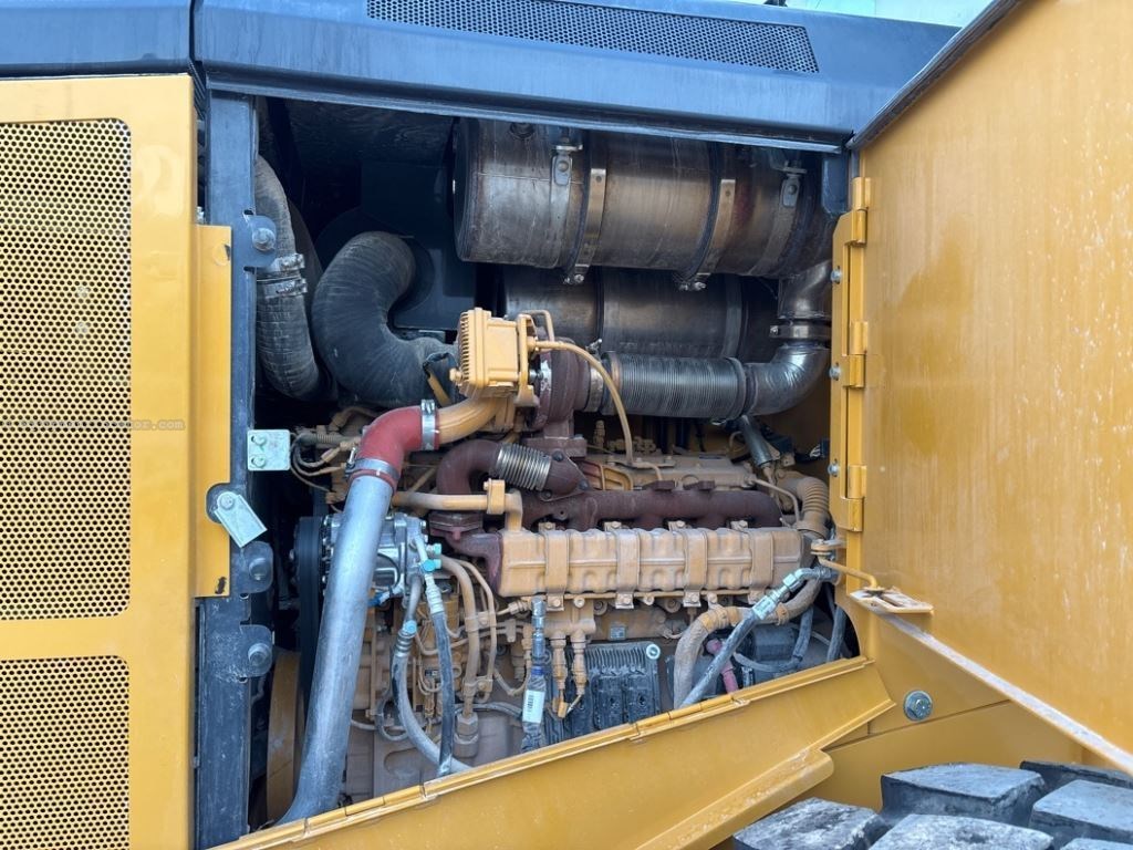 2024 John Deere 644G Image 13