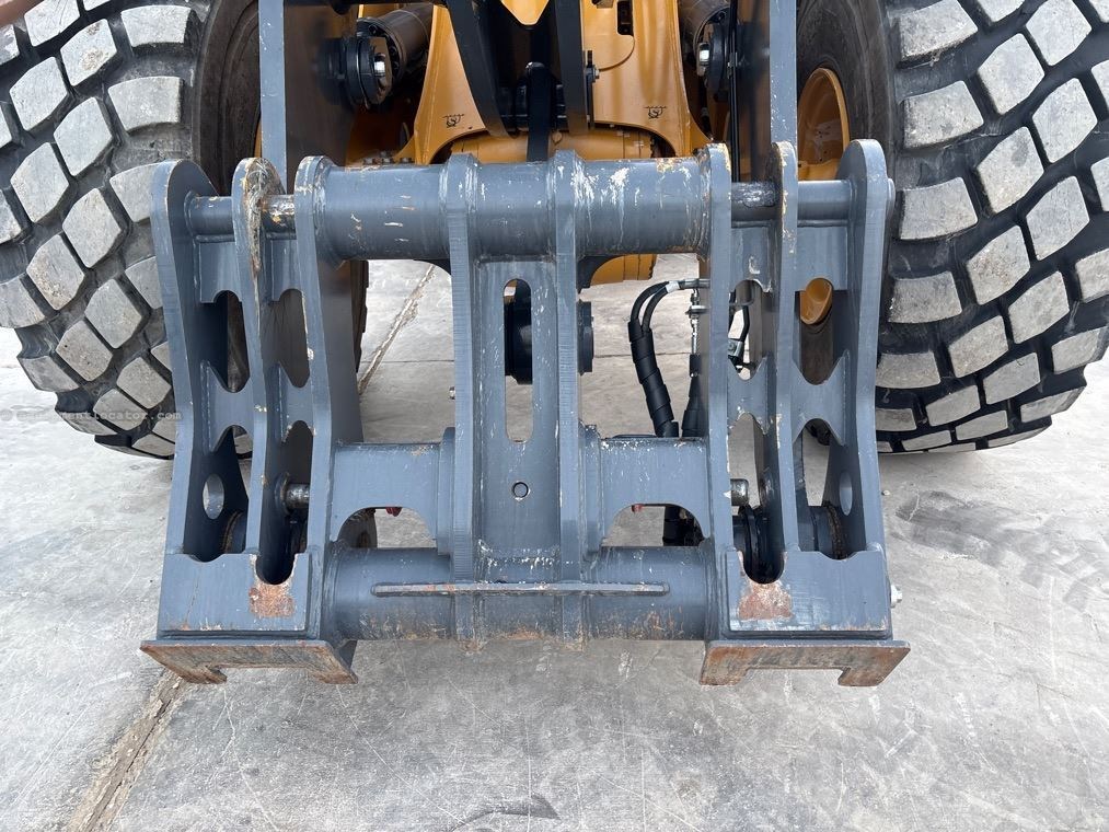 2024 John Deere 644G Image 15