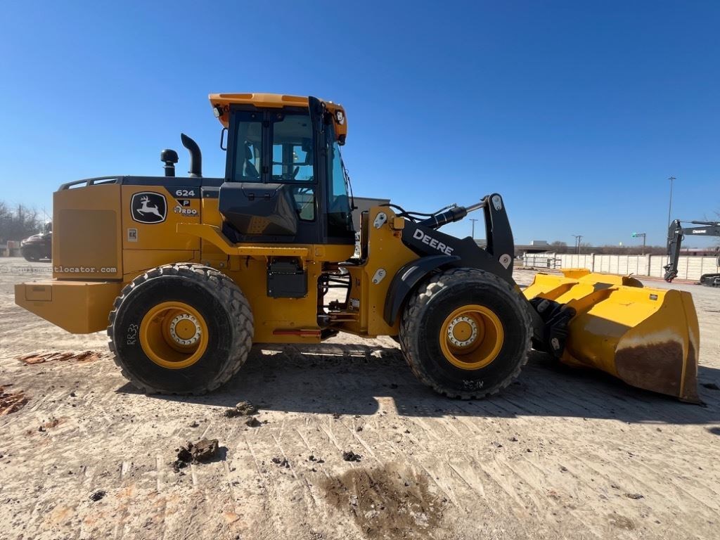2024 John Deere 624P Image 4
