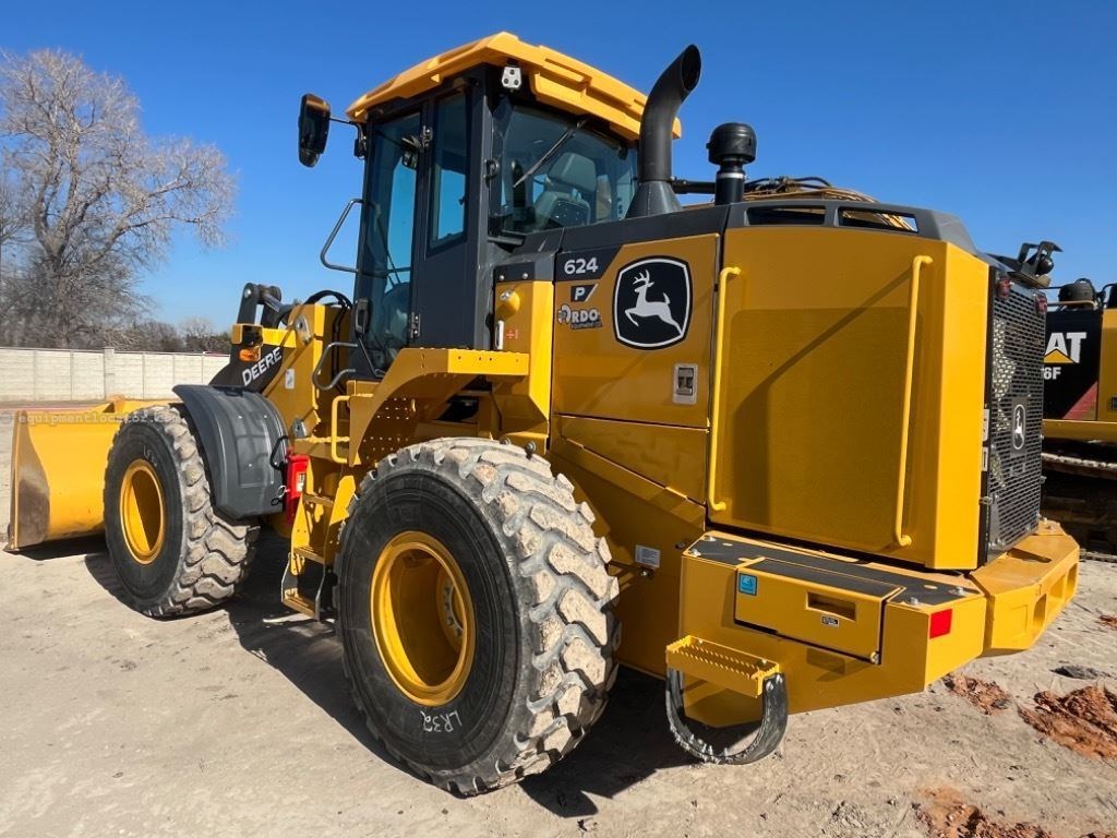 2024 John Deere 624P Image 7