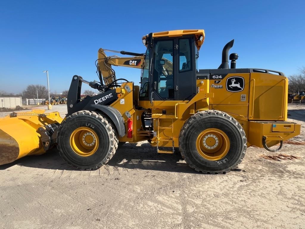 2024 John Deere 624P Image 8