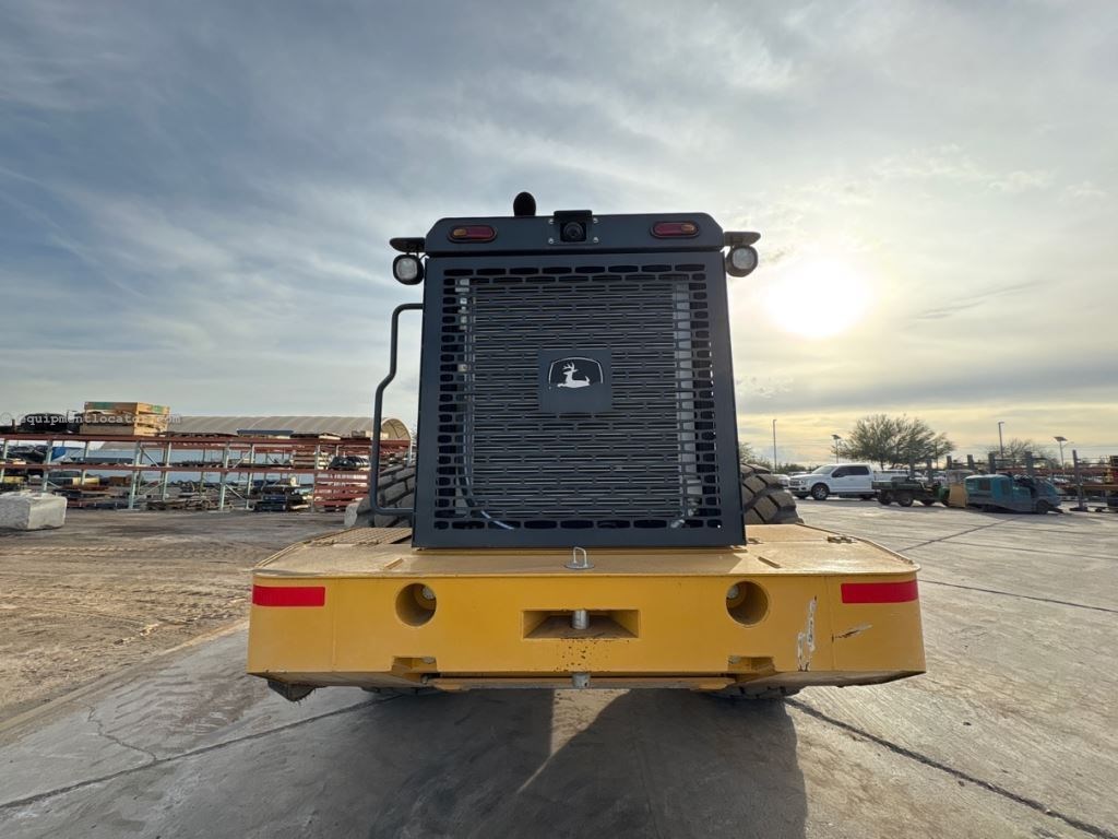 2023 John Deere 644G Image 4