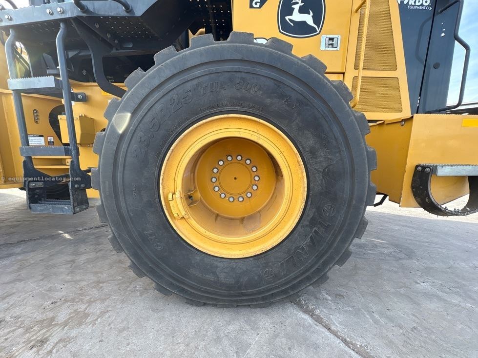 2023 John Deere 644G Image 10