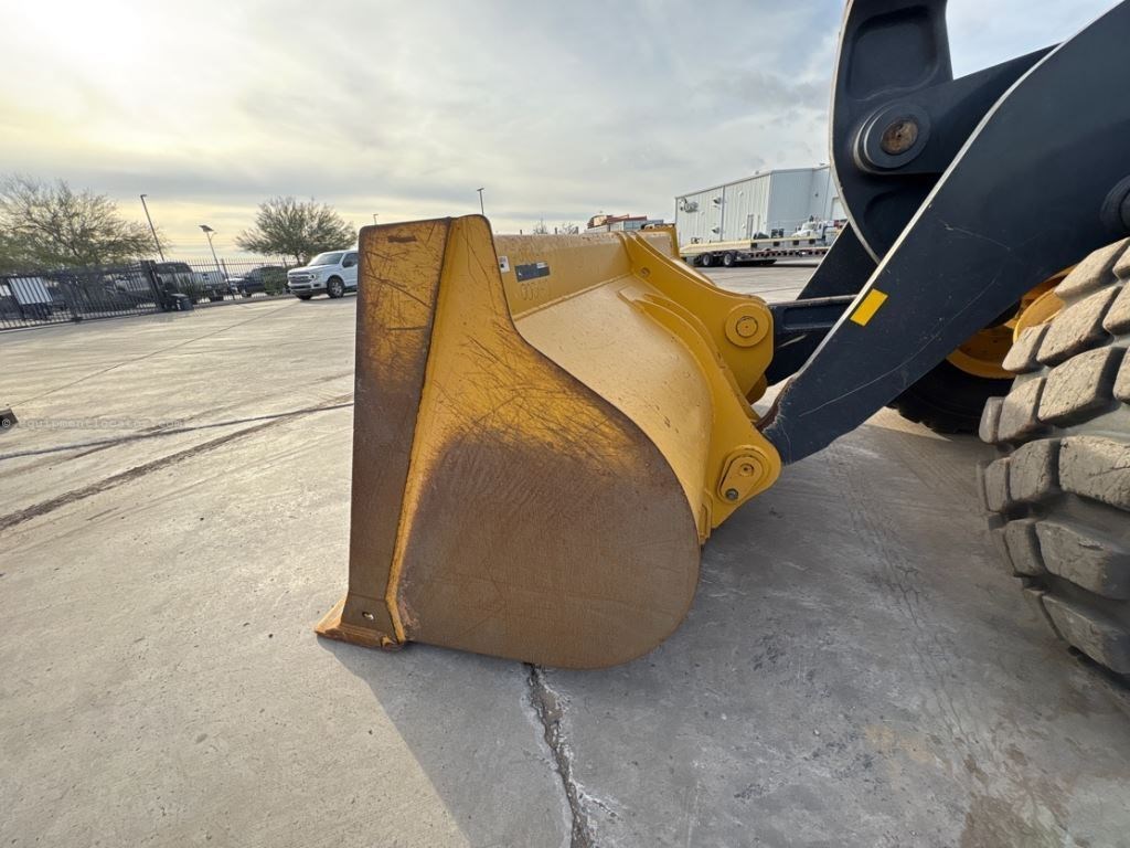 2023 John Deere 644G Image 16