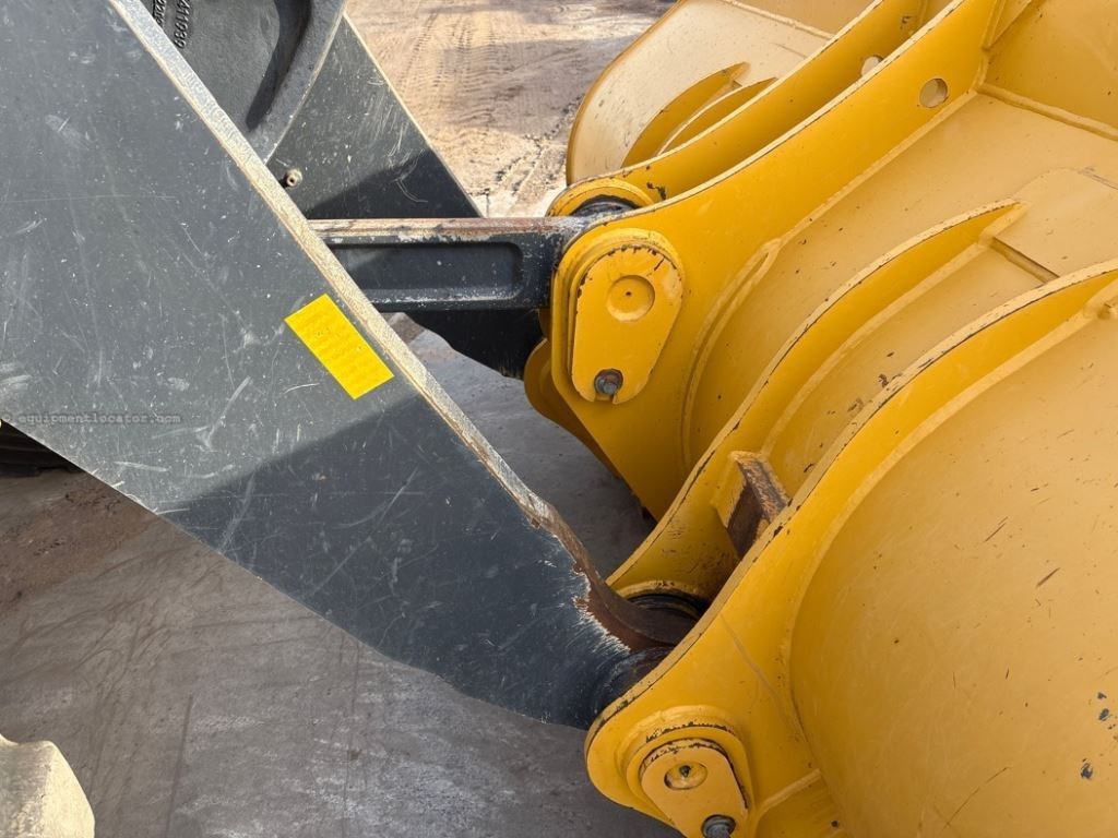 2023 John Deere 644G Image 18