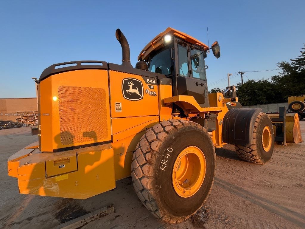 2023 John Deere 644P Image 3