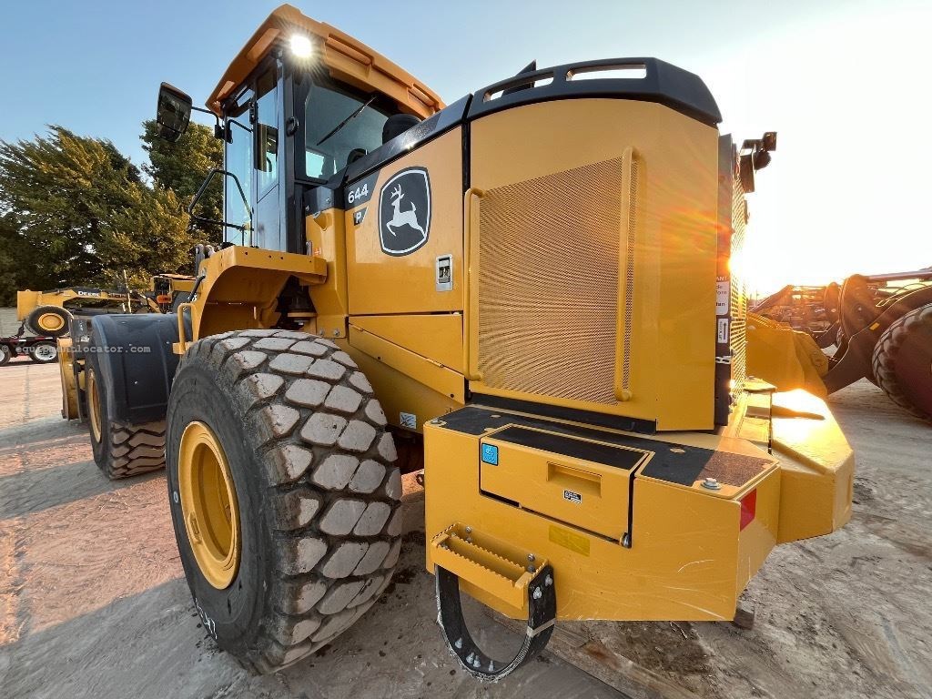2023 John Deere 644P Image 5