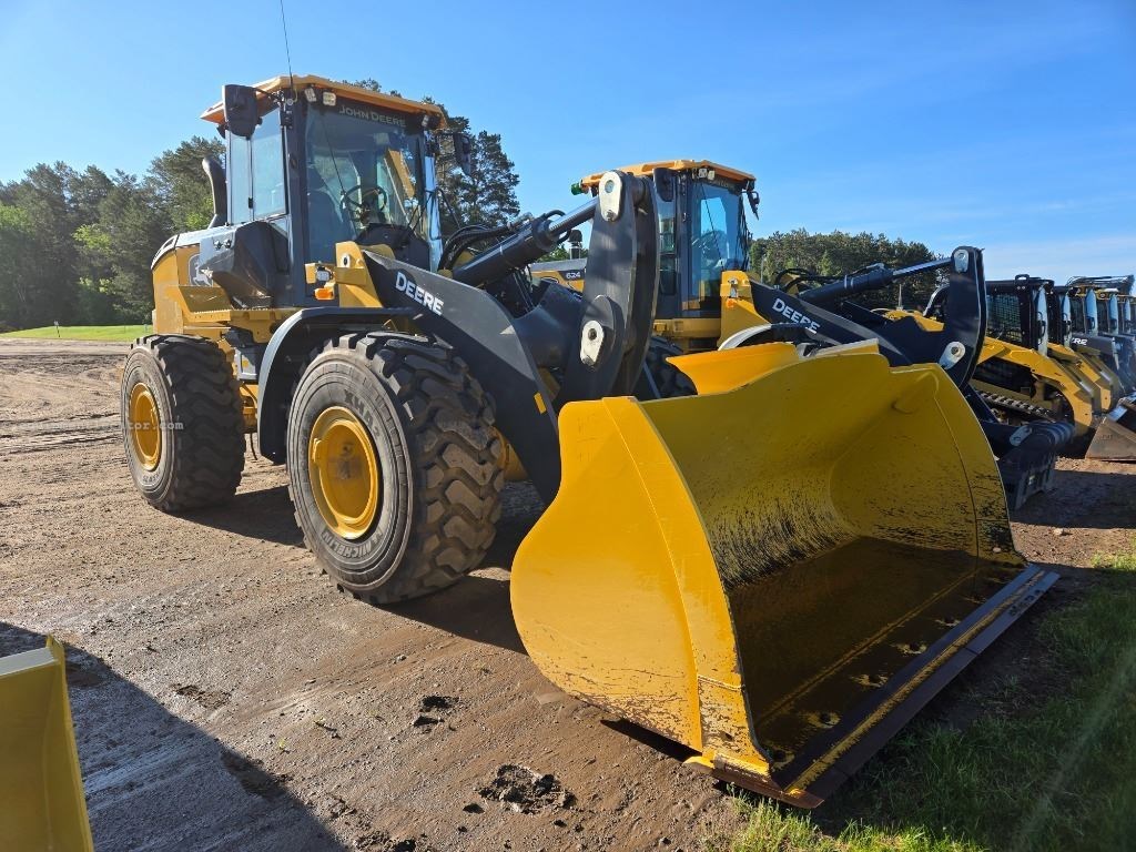 2023 John Deere 644P Image 4