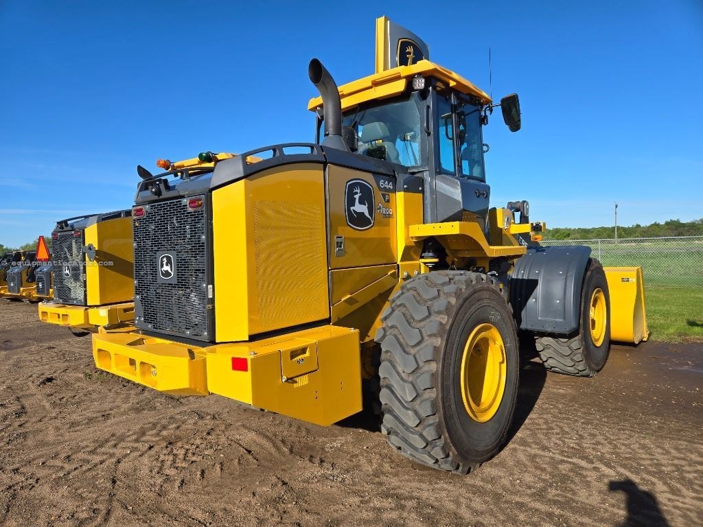 2023 John Deere 644P Image 5