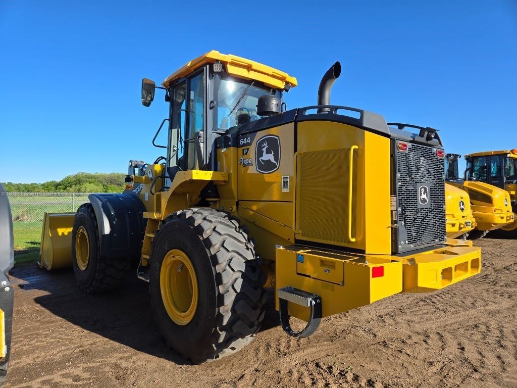2023 John Deere 644P Image 7