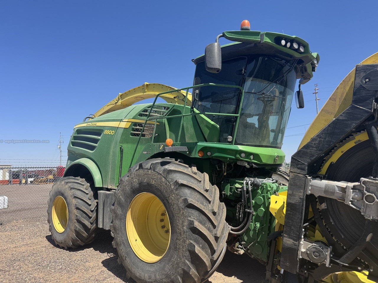 2016 John Deere 8800 Image 2