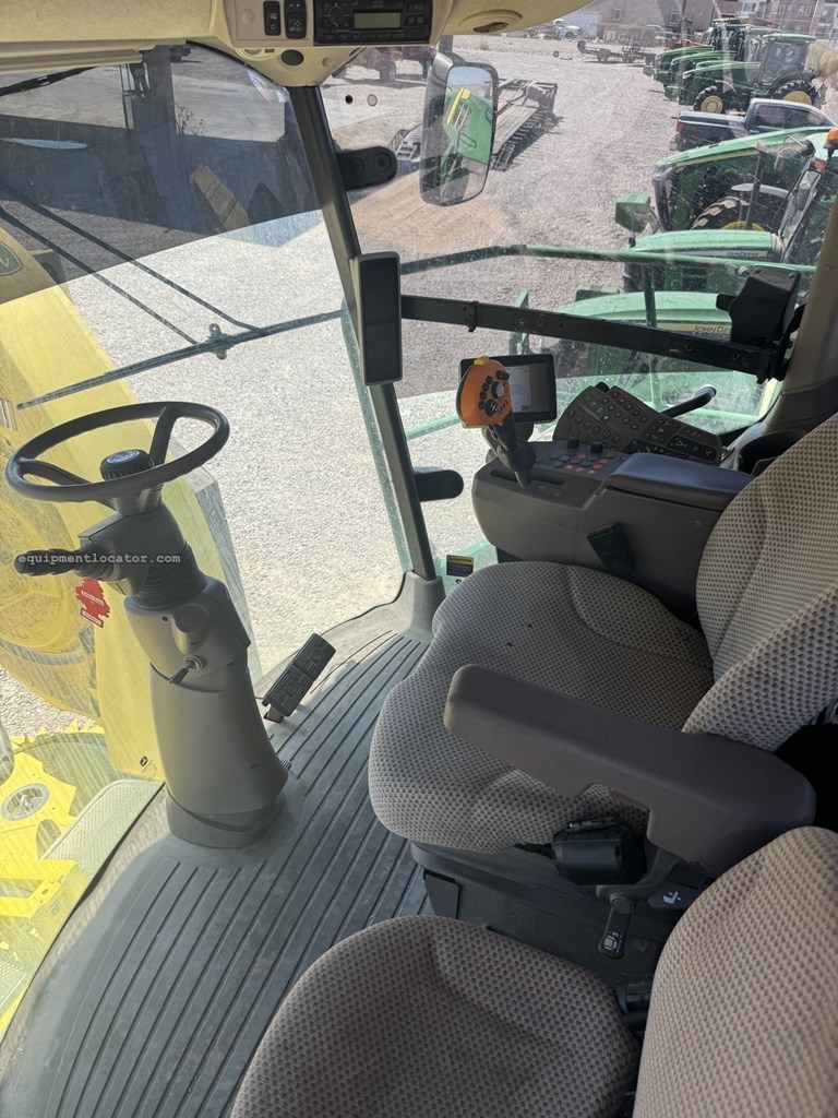 2016 John Deere 8800 Image 21