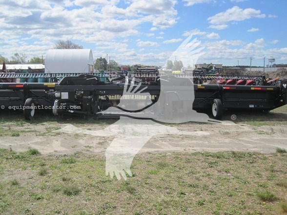 2019 MacDon FD135 Image 6