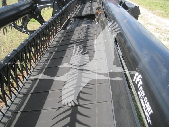 2019 MacDon FD135 Image 8