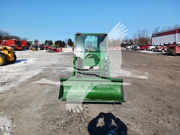 2018 John Deere 3038E Image 4