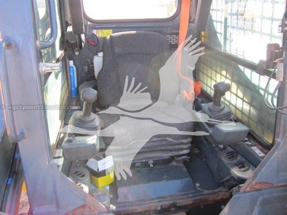 2018 John Deere 318G Image 7