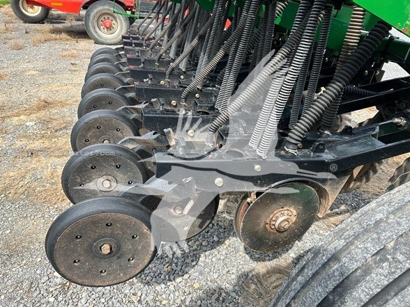 2016 Great Plains 1006NT Image 6