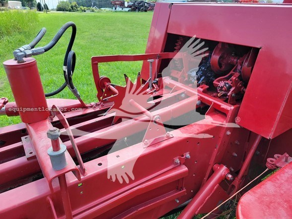 2012 New Holland BC5070 HAYLINER Image 4