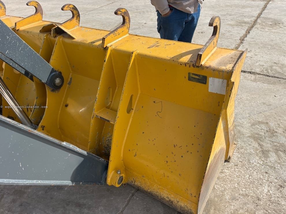 2023 John Deere 310SL Image 10