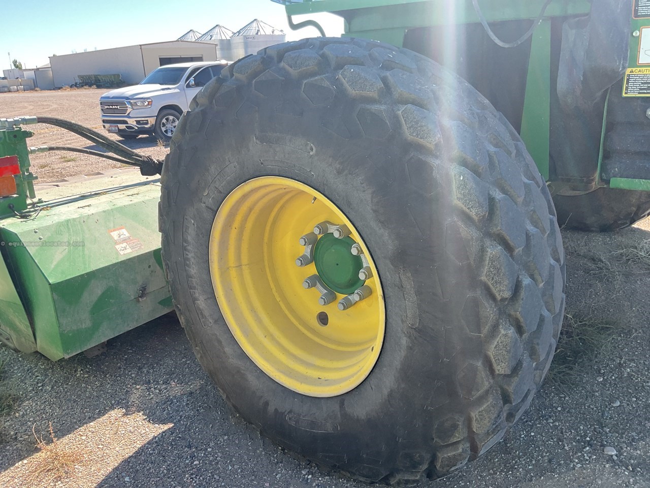 2023 John Deere W235R Image 30