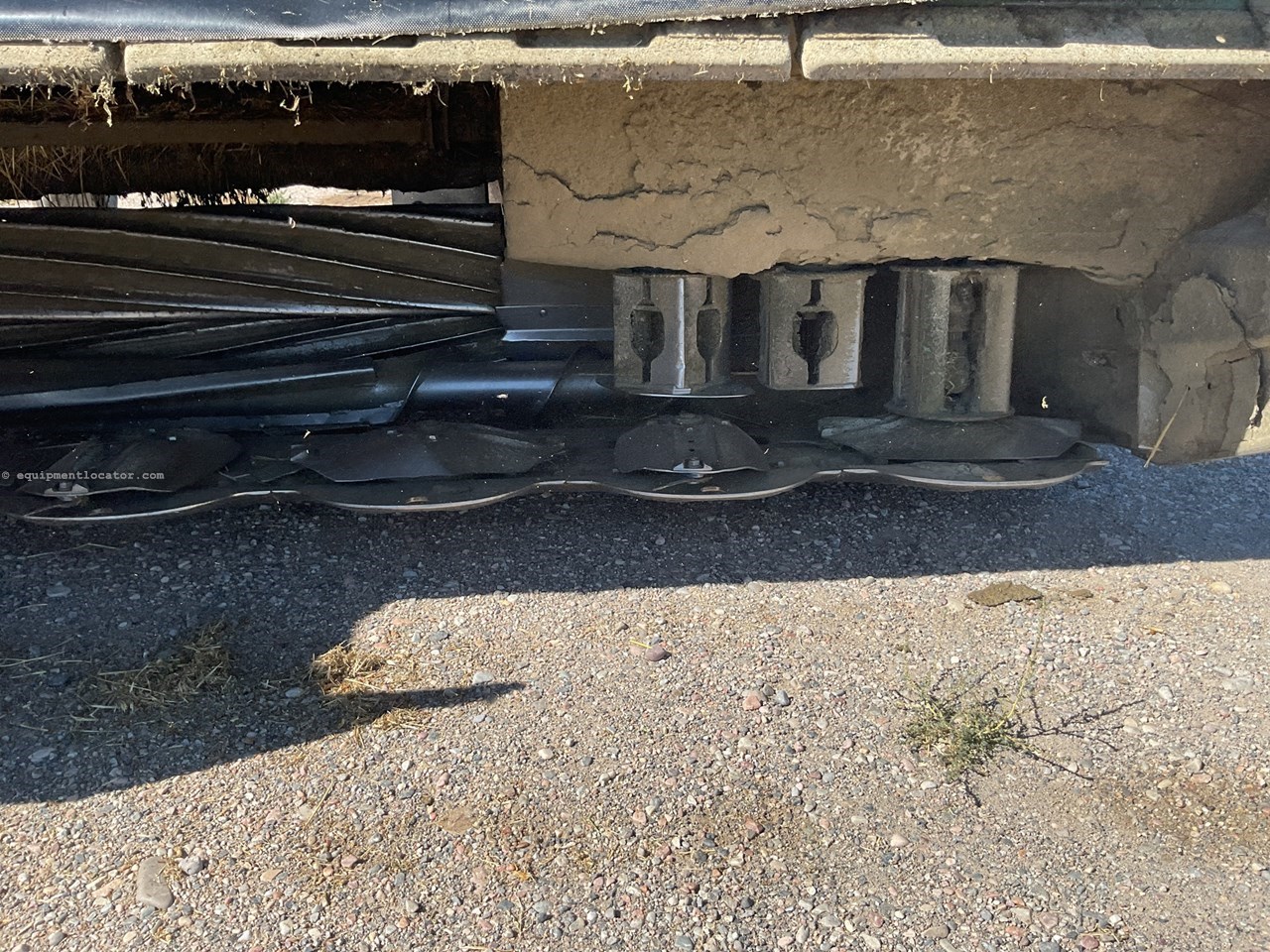 2023 John Deere W235R Image 13