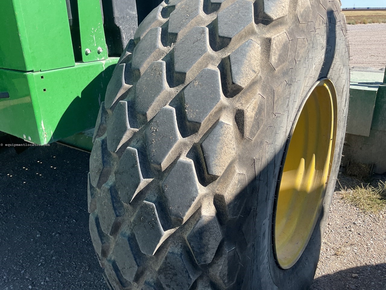 2023 John Deere W235R Image 25