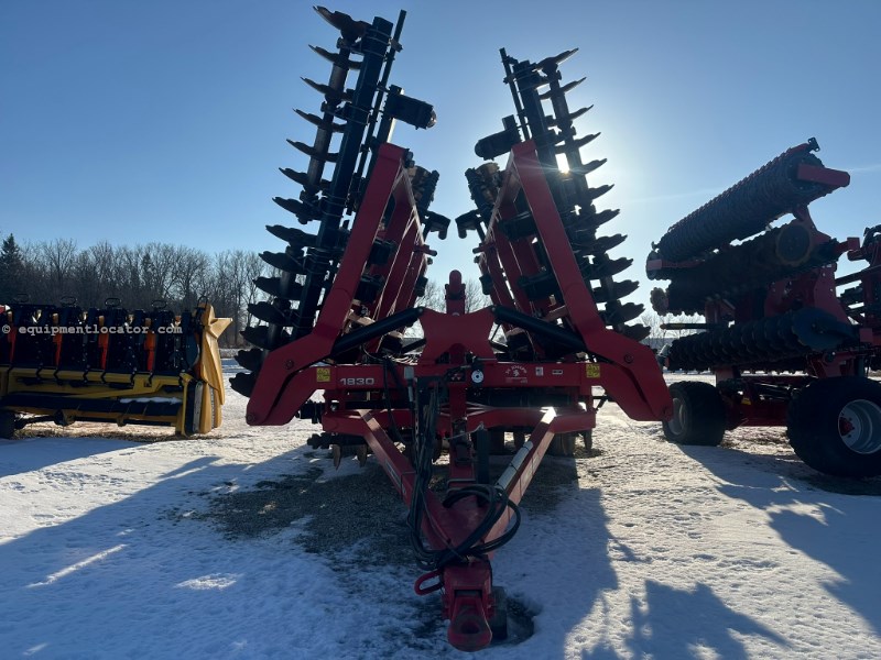 2012 Massey Ferguson 1830-38 Image 4