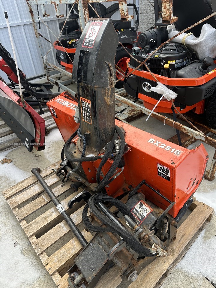 2018 Kubota BX2380TV60D Image 3