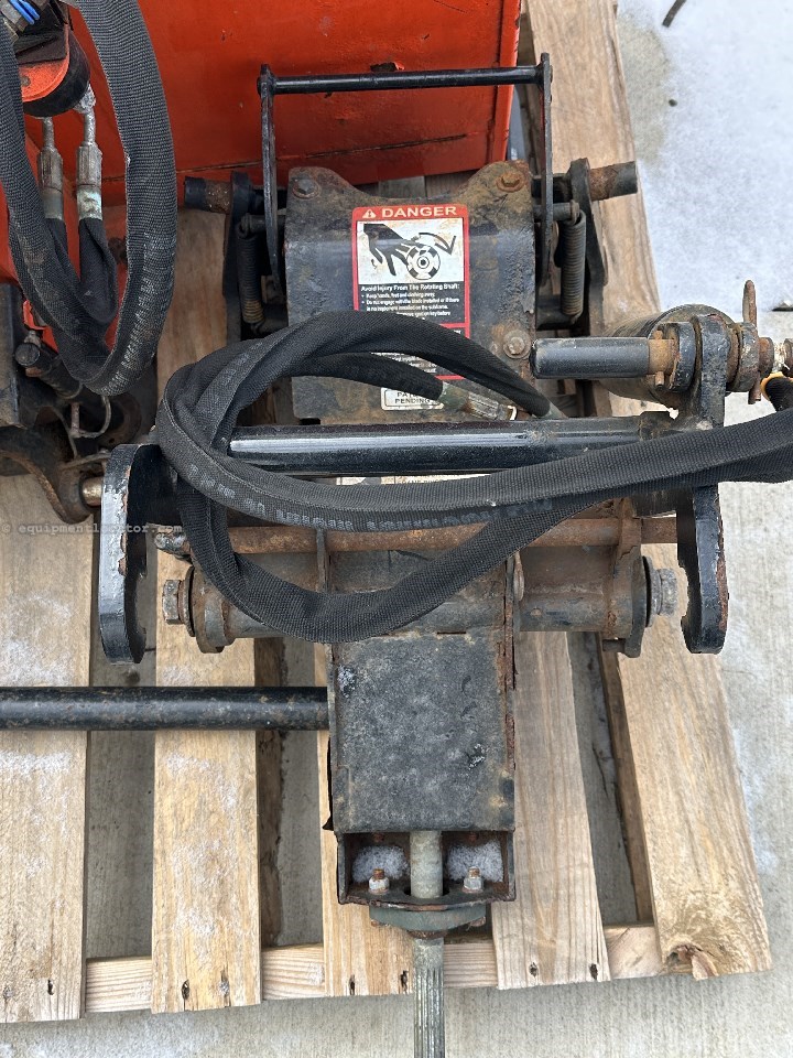 2018 Kubota BX2380TV60D Image 4