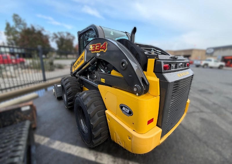 2025 New Holland L334 CAB Image 4