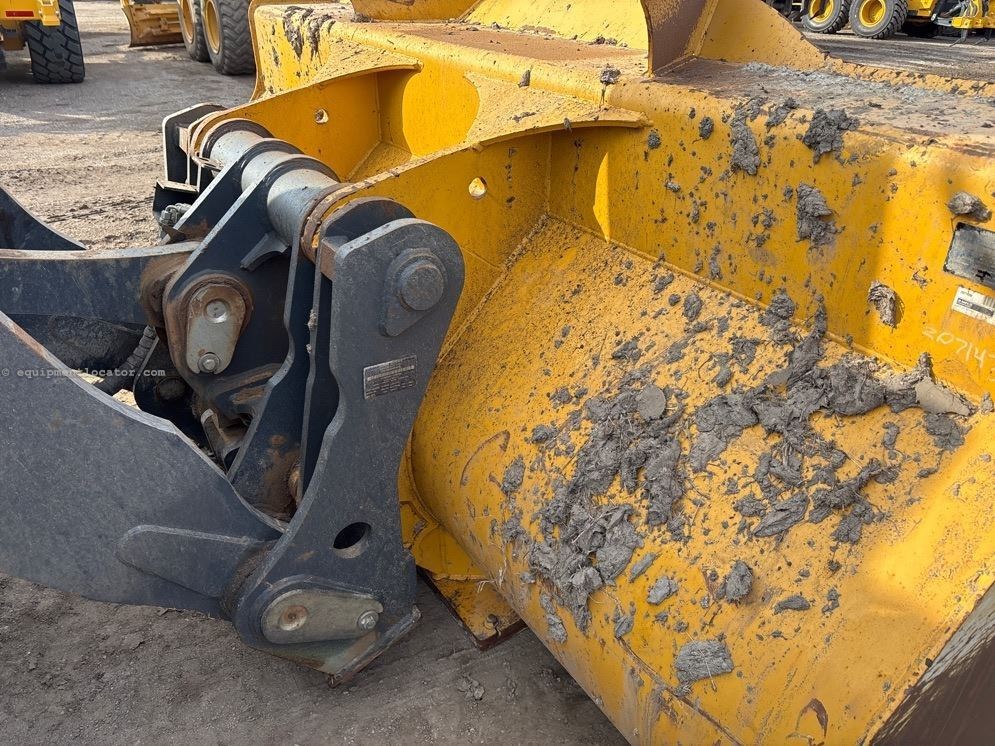 2024 John Deere 644P Image 10