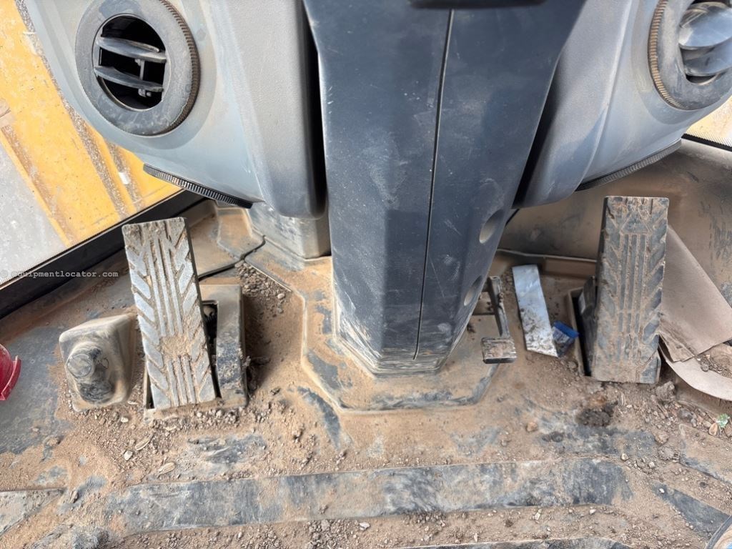 2024 John Deere 644P Image 45