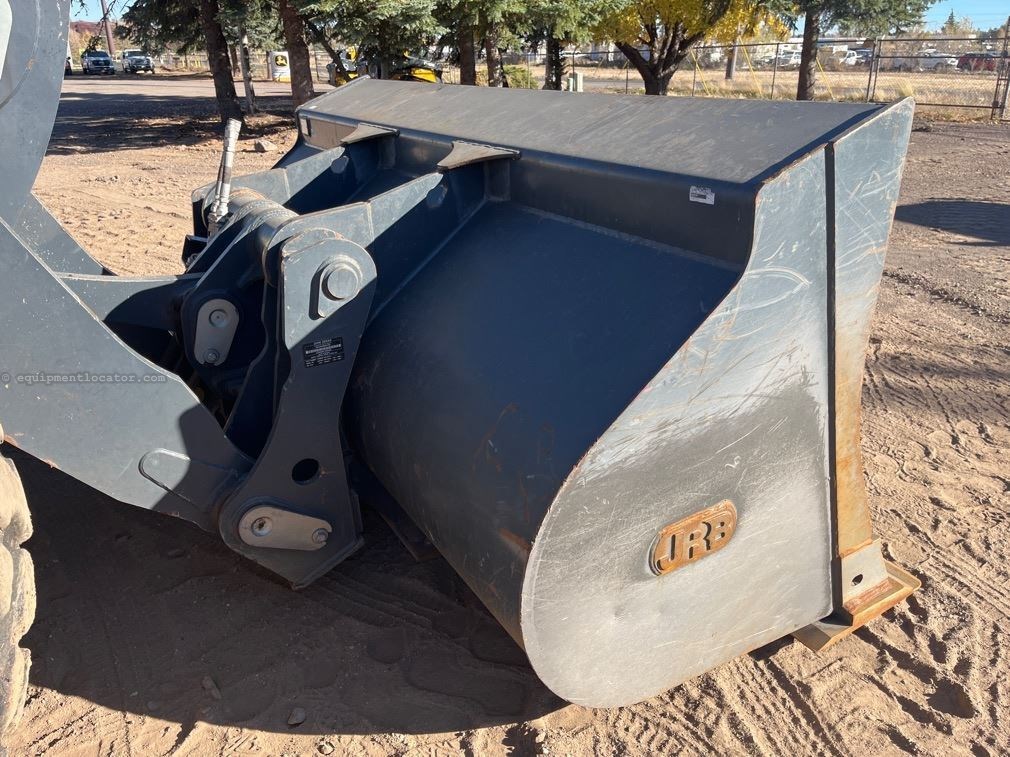 2024 John Deere 644P Image 10